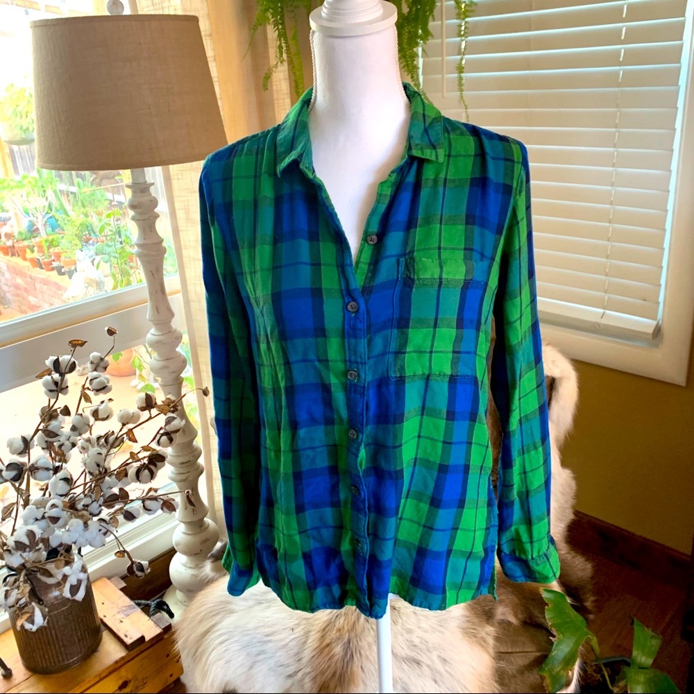 💚2 for $5 Blue and Green Plaid Button Down Long Sleeve Shirt